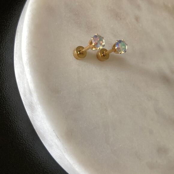 Body piercings, Cartlidge nose, lip eyebrow ear jewelry - Picture 2 of 3